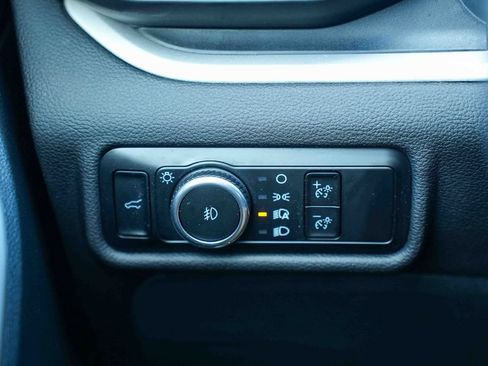 Used 2023 Ford Explorer XLT w/ Equipment Group 202A AWD/4WD image 31
