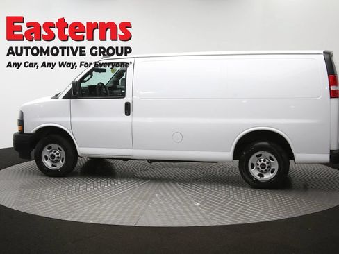 Used 2022 GMC Savana 2500 RWD image 54