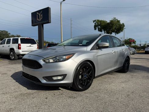 Used 2016 Ford Focus SE w/ Equipment Group 201A FWD image 1