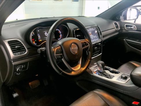 Used 2019 Jeep Grand Cherokee Limited image 2