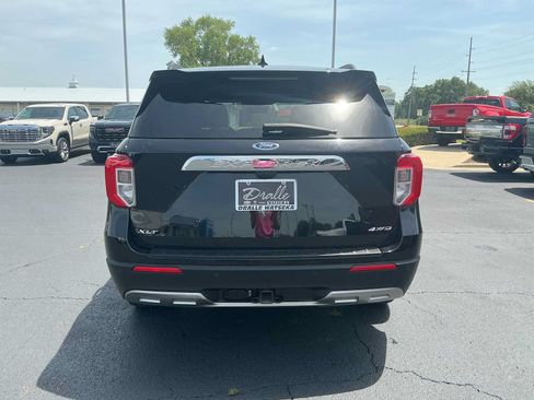 Used 2022 Ford Explorer XLT w/ Equipment Group 202A AWD/4WD image 6