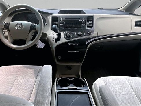 Used 2011 Toyota Sienna LE FWD image 8