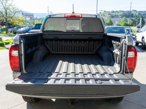 Used 2023 GMC Canyon AT4X AWD/4WD image 32