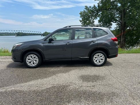 Used 2023 Subaru Forester AWD/4WD image 2