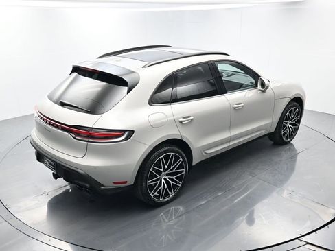 Certified 2025 Porsche Macan image 42