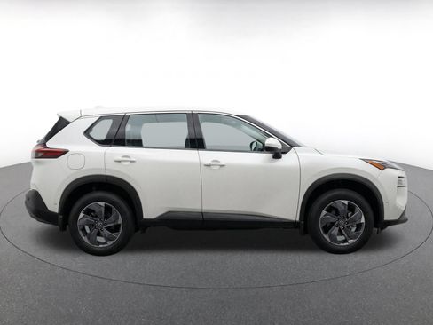Used 2025 Nissan Rogue SV FWD image 14