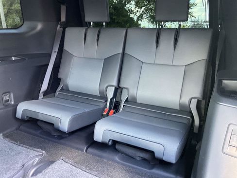 Used 2024 Lexus GX 550 w/ Accessory Package (31) AWD/4WD image 29