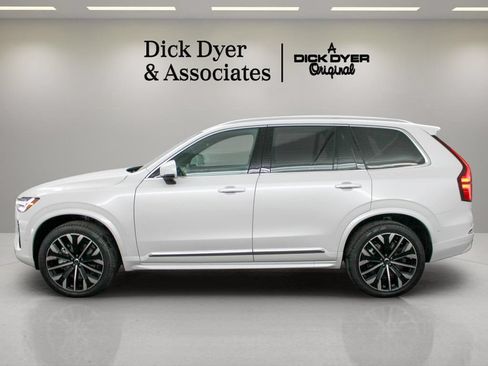Used 2026 Volvo XC90 B5 Plus w/ Protection Package Premier AWD/4WD image 6