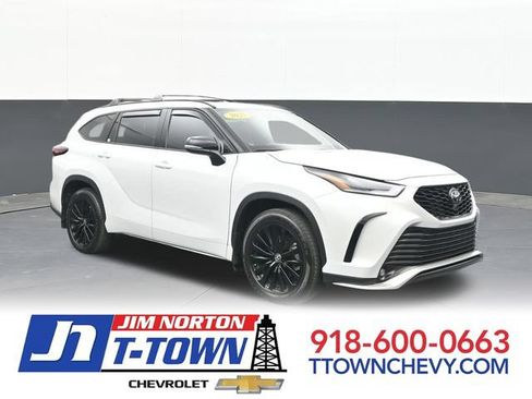 Used 2025 Toyota Highlander XSE AWD/4WD image 1