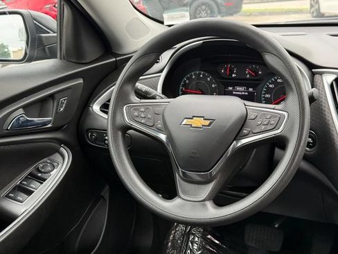 Used 2023 Chevrolet Malibu LT FWD image 15