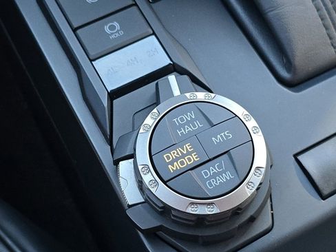 Used 2025 Toyota Tacoma TRD Off-Road image 6