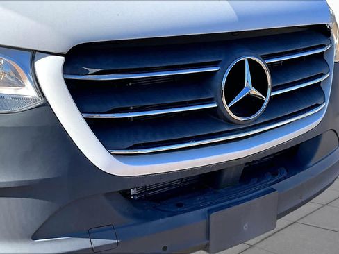 Used 2024 Mercedes-Benz Sprinter 2500 image 29