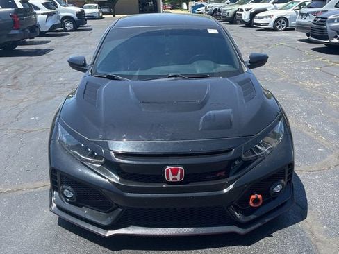 Used 2018 Honda Civic Type R image 2