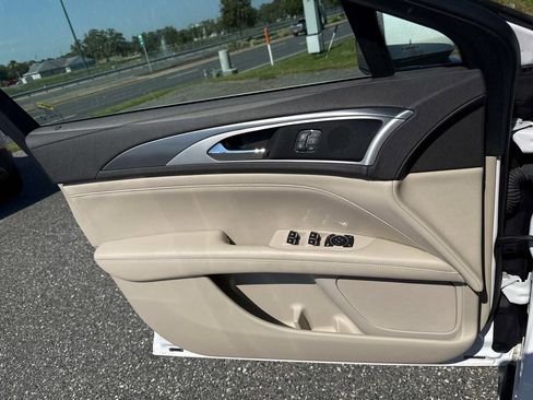 Certified 2020 Lincoln MKZ w/ Convenience Package image 18