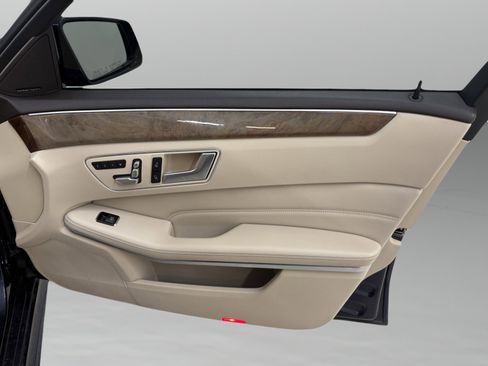 Used 2014 Mercedes-Benz E 350 4MATIC Sedan w/ Premium 1 Package image 34