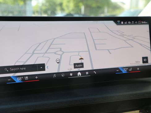 Used 2025 BMW 230i Coupe w/ Convenience Package image 22