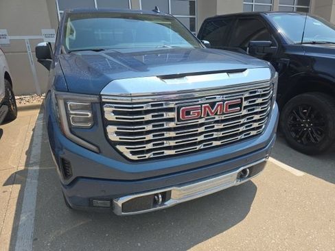 Used 2026 GMC Sierra 1500 Denali AWD/4WD image 4