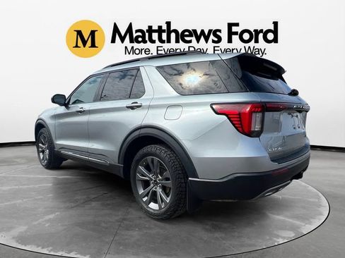 Used 2025 Ford Explorer Active w/ Active Comfort Package image 3