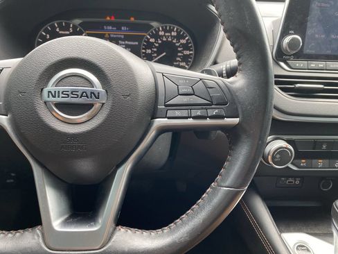 Used 2022 Nissan Altima 2.5 SR FWD image 21