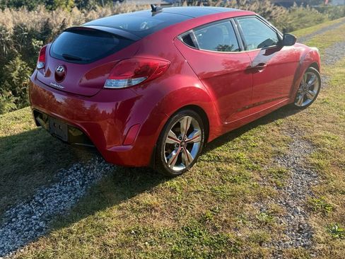 Used 2016 Hyundai Veloster w/ Option Group 02 image 4