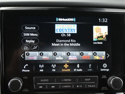 Used 2021 Nissan Titan SV w/ SV Convenience Package image 16