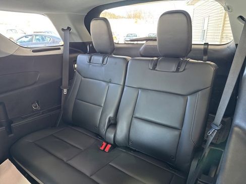 Used 2022 Ford Explorer XLT w/ Equipment Group 202A image 29