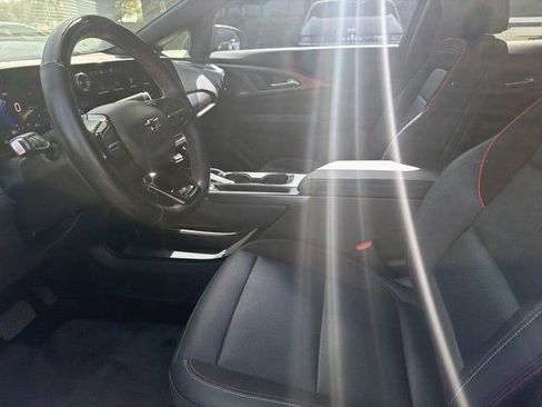 Used 2024 Chevrolet Equinox EV RS FWD image 8