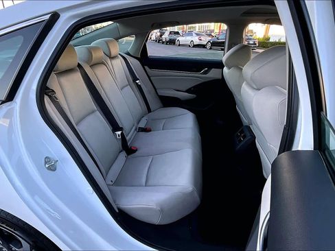 Used 2018 Honda Accord EX image 20