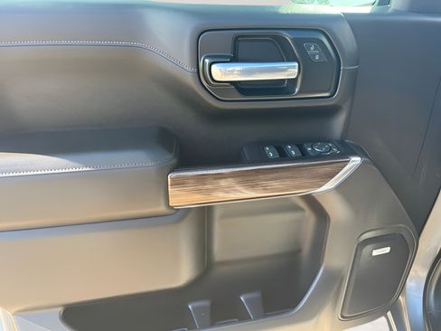 Used 2020 Chevrolet Silverado 1500 RST AWD/4WD image 12