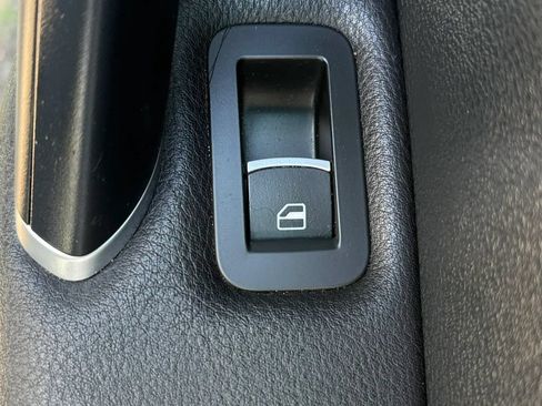Used 2017 Volkswagen Passat 1.8T S FWD image 31
