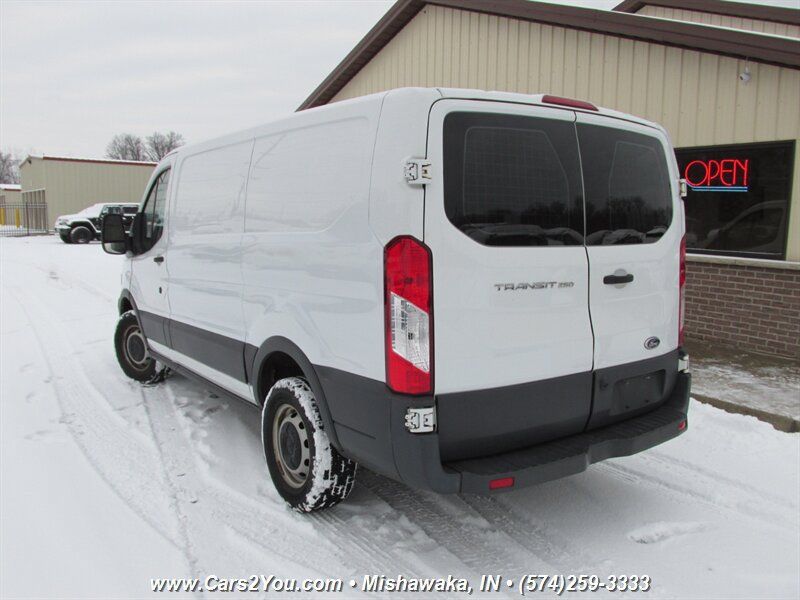 Used 2016 Ford Transit 250 130 Low Roof RWD image 4