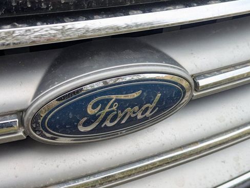 Used 2017 Ford Escape SE w/ Equipment Group 201A image 10