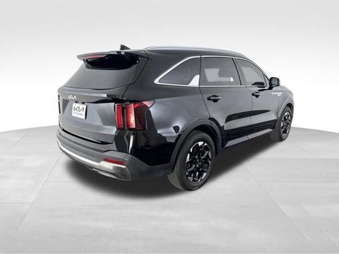 Certified 2024 Kia Sorento S w/ Panoramic Sunroof Package FWD image 7