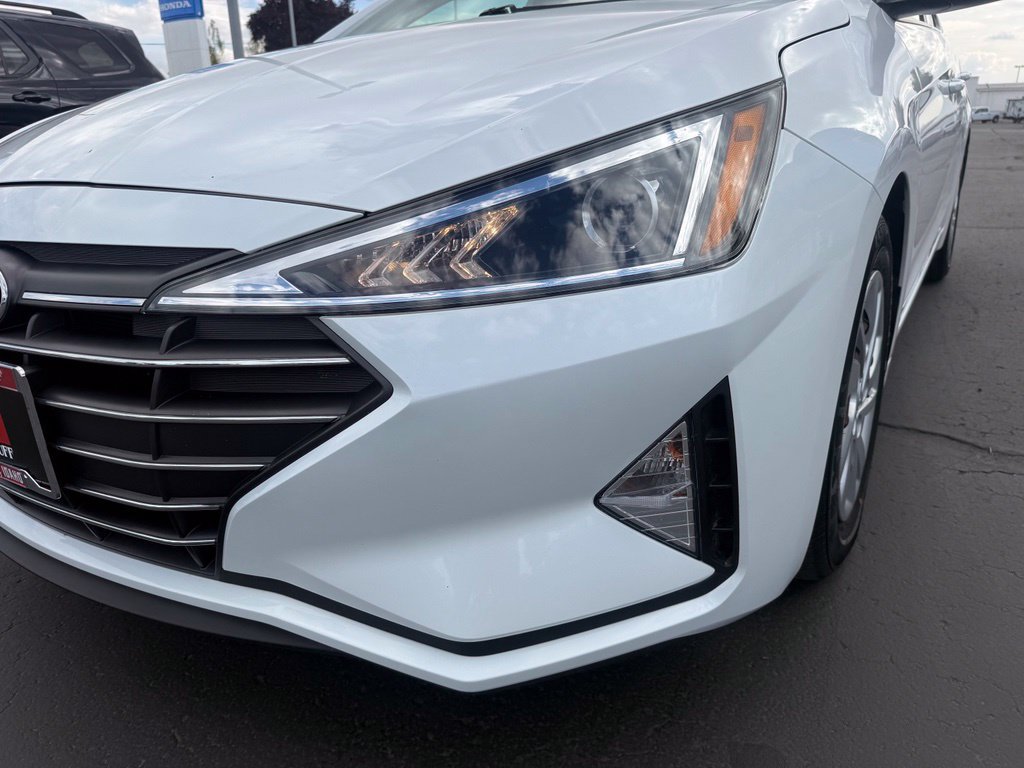 Used 2019 Hyundai Elantra SE FWD image 11