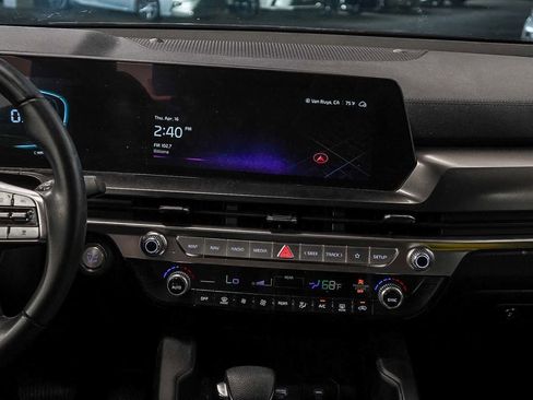 Used 2024 Kia Telluride LX image 13