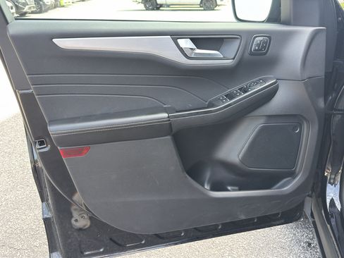 Used 2025 Ford Escape Platinum AWD/4WD image 32
