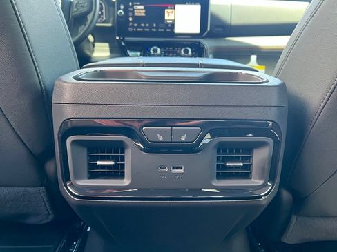 Used 2025 GMC Sierra 1500 AT4 w/ AT4 Premium Package AWD/4WD image 22