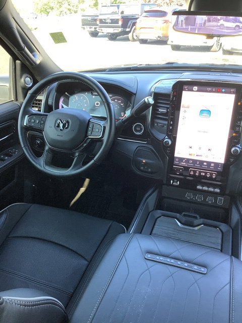 Used 2025 RAM 2500 Limited AWD/4WD image 18