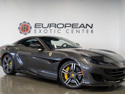 Used 2019 Ferrari Portofino RWD image 2