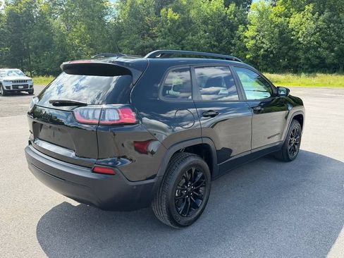 Used 2023 Jeep Cherokee Altitude Lux AWD/4WD image 5