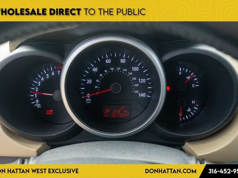 Used 2013 Kia Soul ! FWD image 6