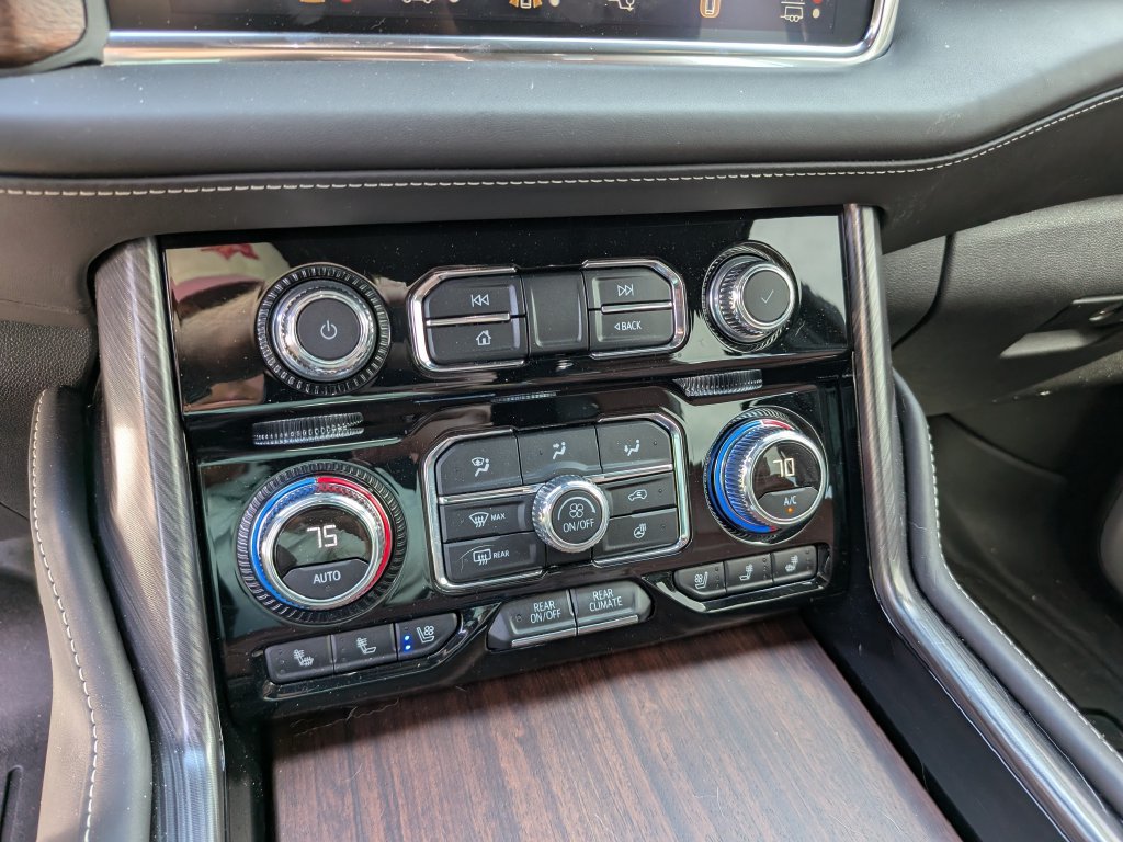 Used 2024 GMC Yukon Denali Ultimate AWD/4WD image 28