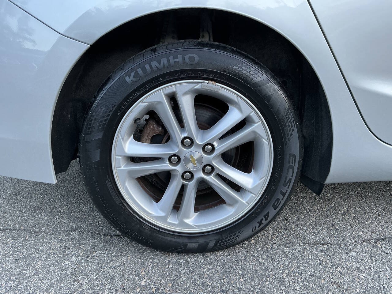 Used 2018 Chevrolet Cruze LT FWD image 13