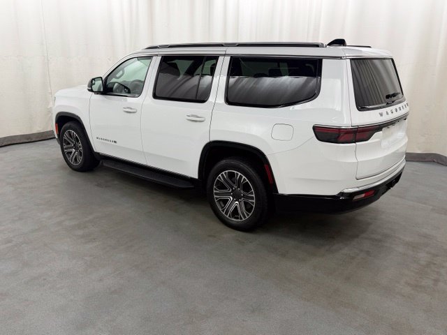 Used 2024 Jeep Wagoneer Series II w/ Flexible Seating Group AWD/4WD image 4