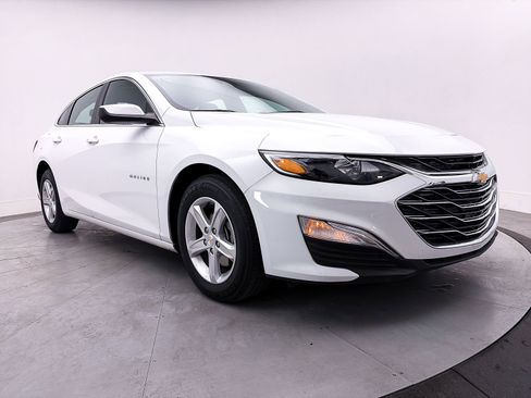 Used 2025 Chevrolet Malibu LS FWD image 8