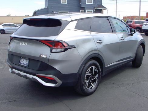 Used 2025 Kia Sportage LX FWD image 2