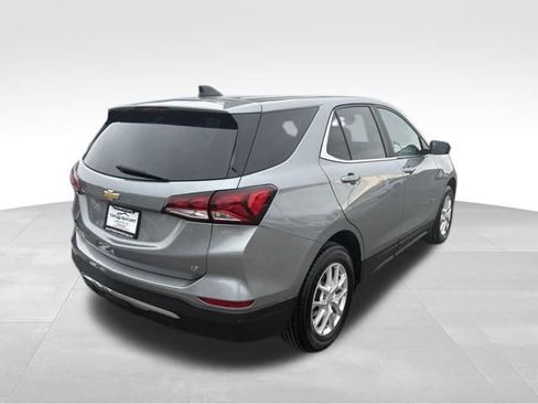 Used 2024 Chevrolet Equinox LT image 2