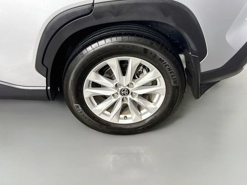 Used 2024 Toyota Corolla Cross LE FWD image 20
