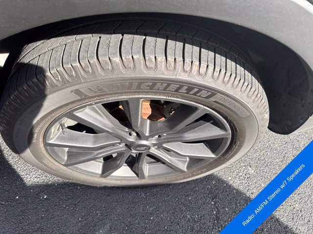 Used 2019 Ford Explorer XLT w/ Equipment Group 202A AWD/4WD image 12