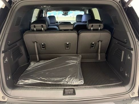 New 2027 Chevrolet Traverse LT w/ LPO, Floor Liner Package AWD/4WD image 14